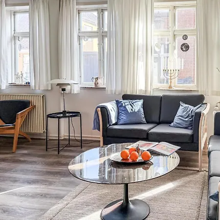 4 Bedroom Awesome In *