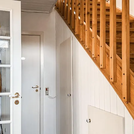 펜션 4 Bedroom Awesome In